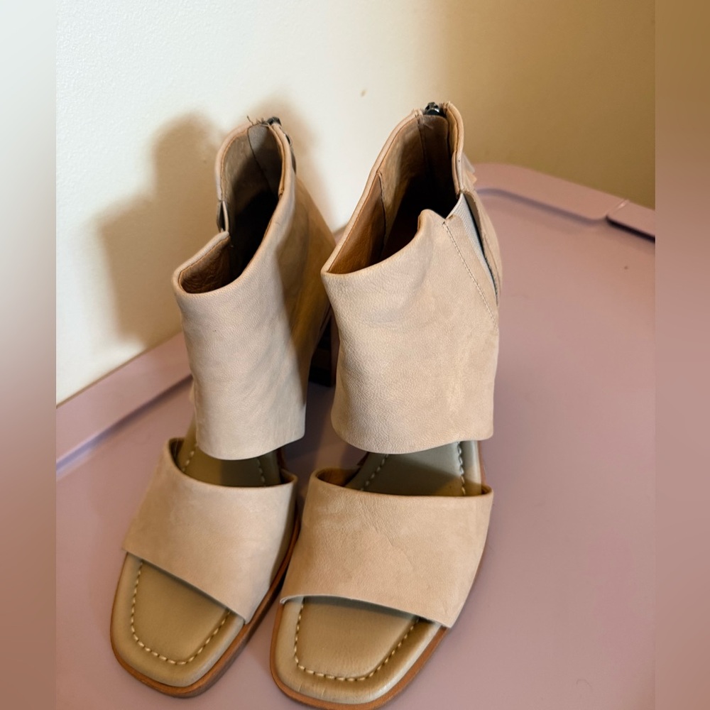Söfft Shoes stacked heel open-toe - Picture 3 of 6
